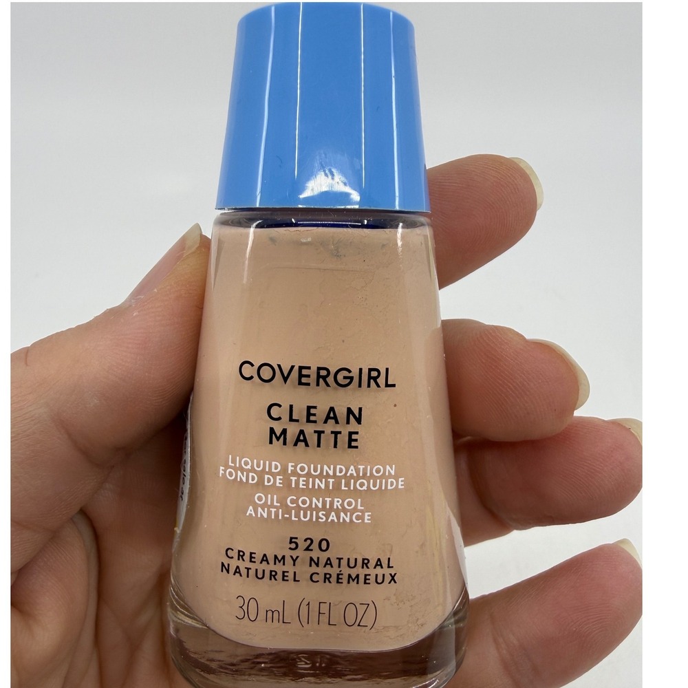 Covergirl Clean Matte Liquid Foundation 520 Creamy Natural 1 fl oz Oil Control